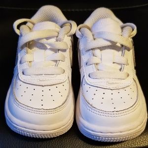 Nike Air Force 1
(Size 5c) 🛬